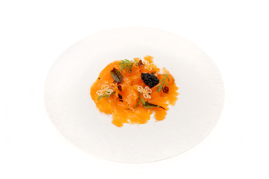 CARPACCIO DI SALMONE CON CAVIALE