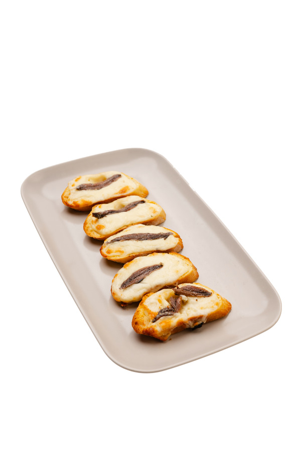 BRUSCHETTE CON MOZZARELLA E ACCIUGA